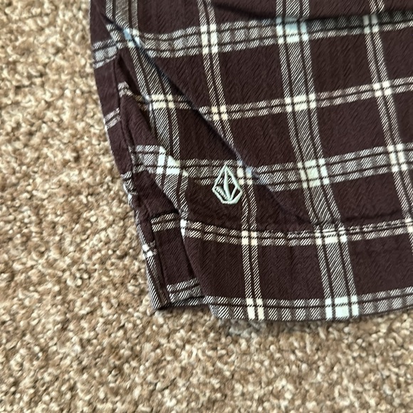 Junior’s Volcom Bermuda Shorts Size 9 - Picture 8 of 8